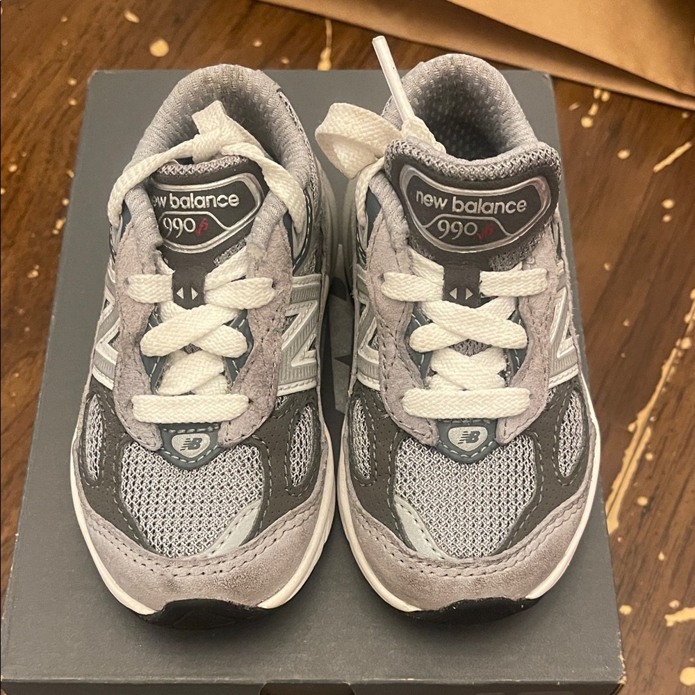 New Balance Kids 990 Gray and White Lace-Up Sneakers